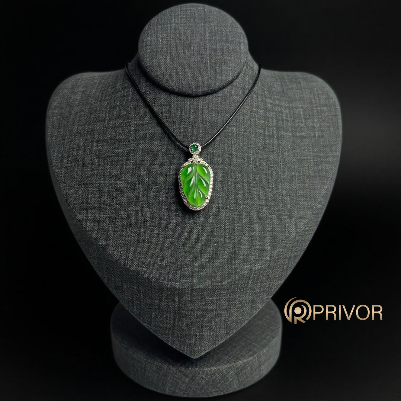Verdant Leaf Pendant