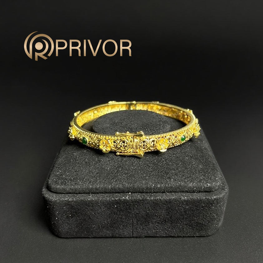 Heritage Gold Bangle