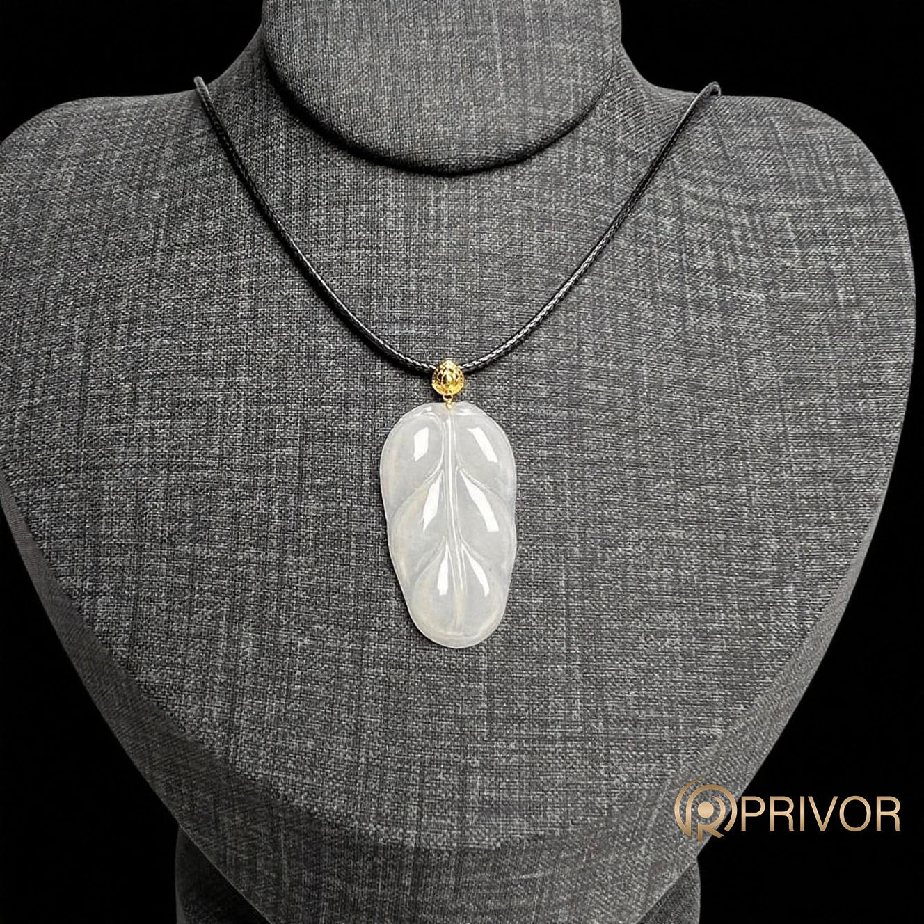 18K Gold Ice Leaf White Pendant