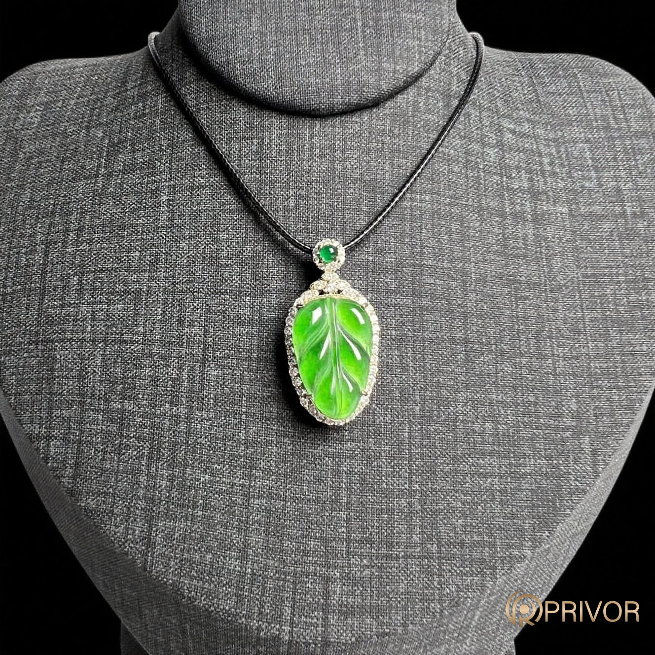 Verdant Leaf Pendant