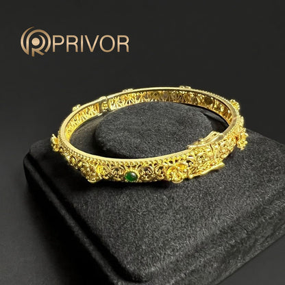 Heritage Gold Bangle