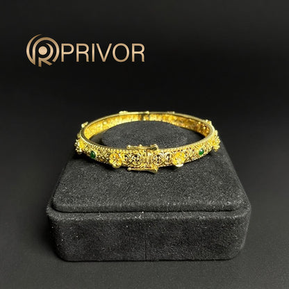 Heritage Gold Bangle